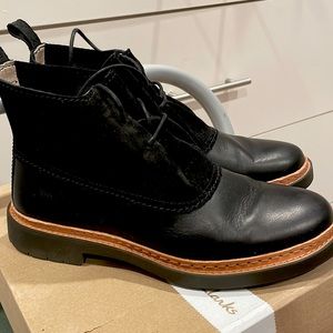 Clarks Trace Fawn black booties